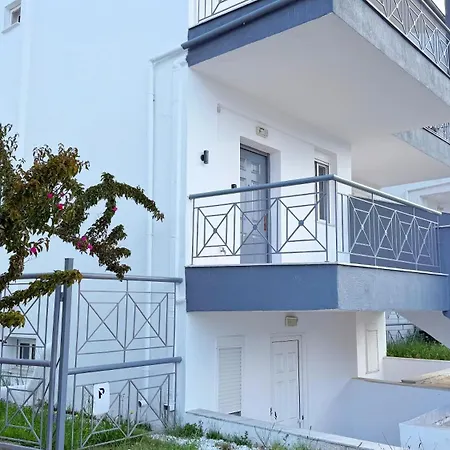 Elegant Maisonettes In Fourka By Xenius Zeus * Skála Foúrkas
